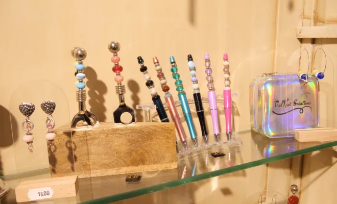 Bijoux et accessoires en perles de verre filées au chalumeau